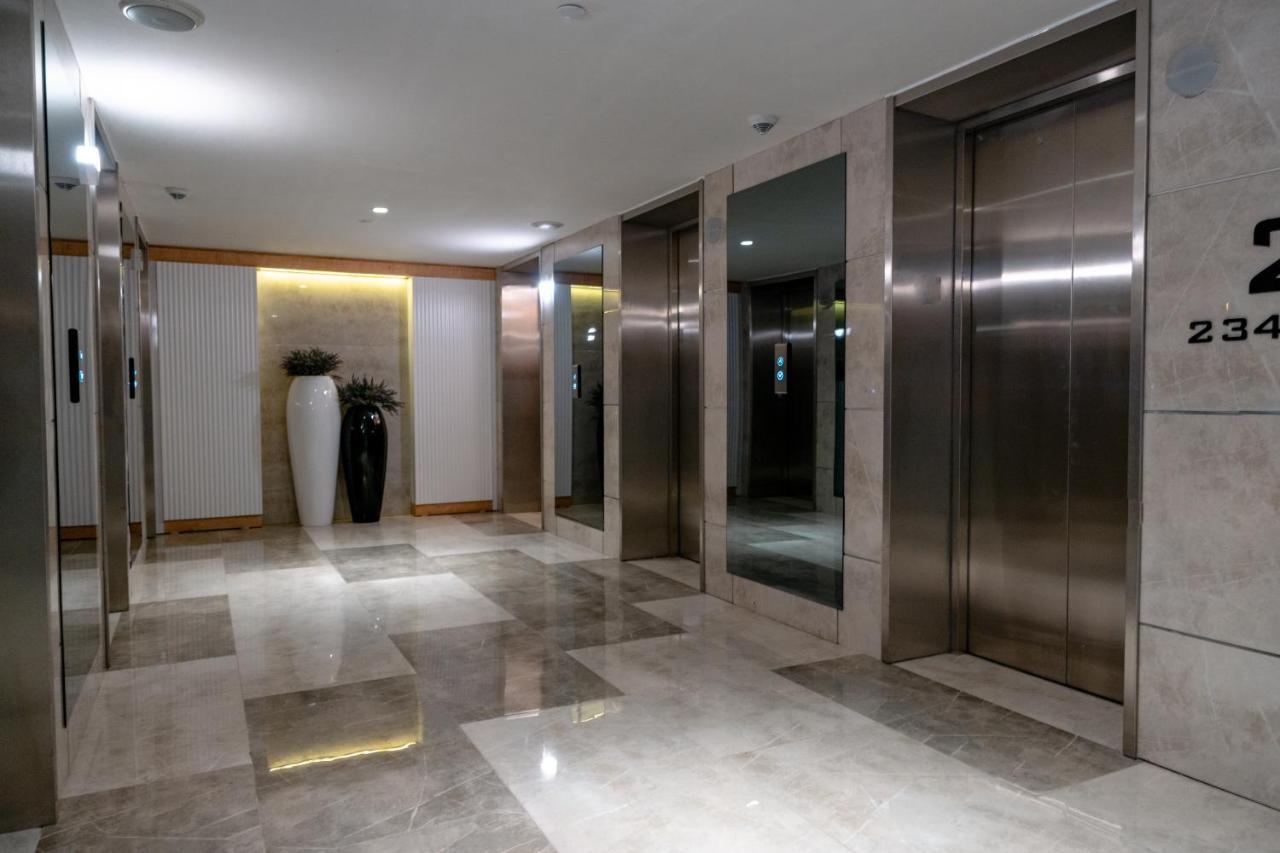 Orbi City - Aparthotel Near The Beach Батуми Екстериор снимка
