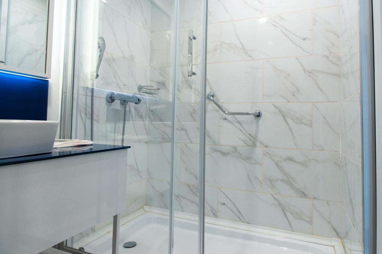 Orbi City - Aparthotel Near The Beach Батуми Екстериор снимка