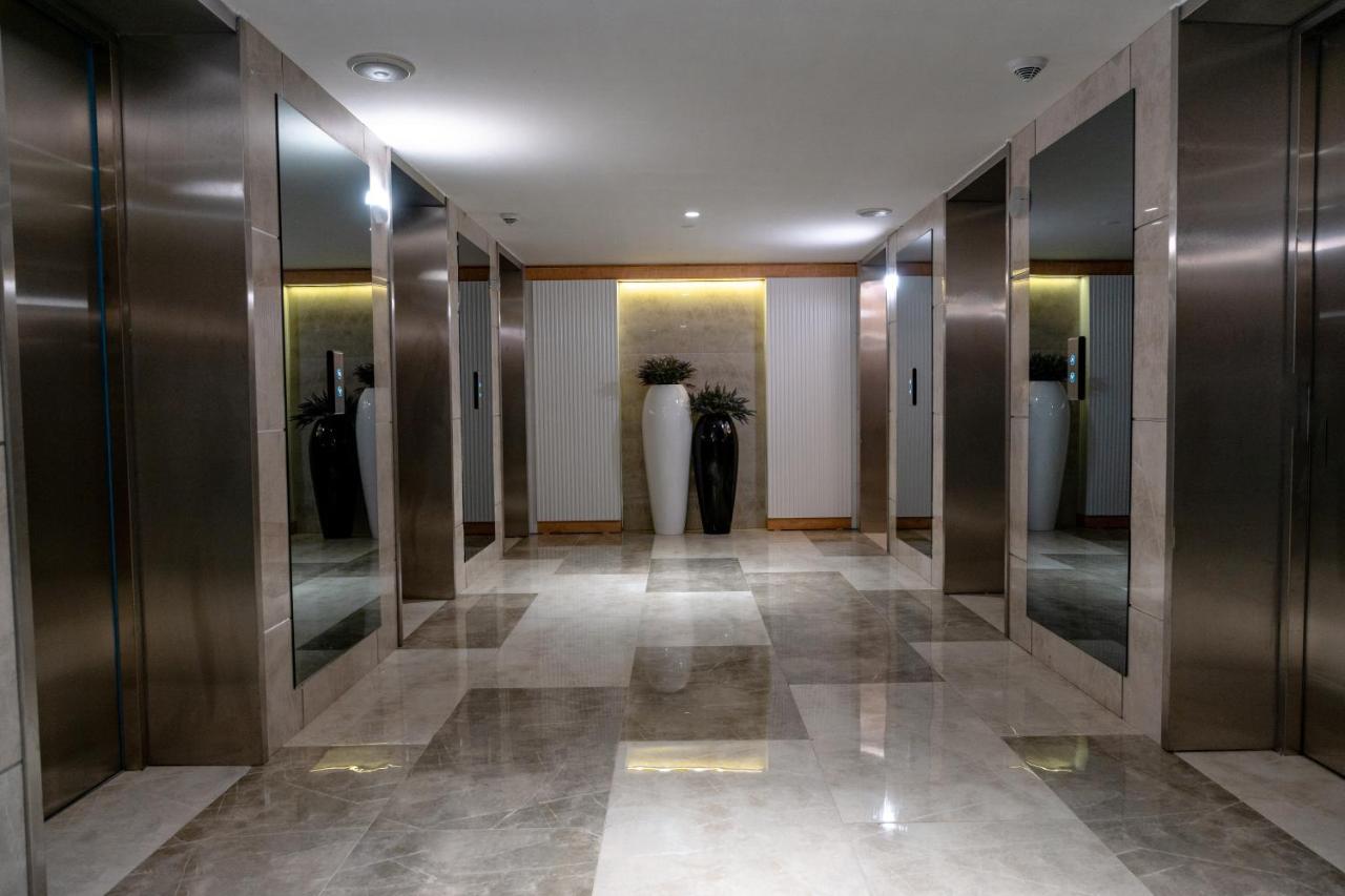 Orbi City - Aparthotel Near The Beach Батуми Екстериор снимка